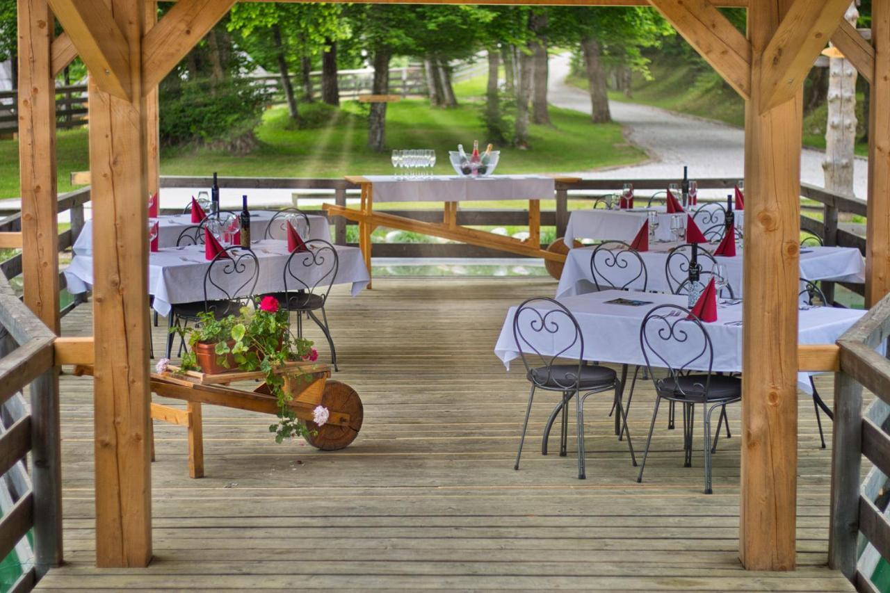 Slovenia Eco Resort Stahovica ภายนอก รูปภาพ