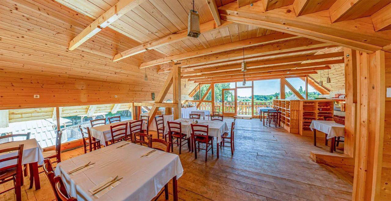 Slovenia Eco Resort Stahovica ภายนอก รูปภาพ